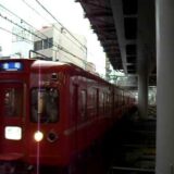 京成3300形ファイアーオレンジ　高砂駅到着