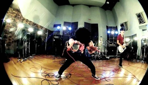 ONE OK ROCK – NO SCARED [Official Music Video]